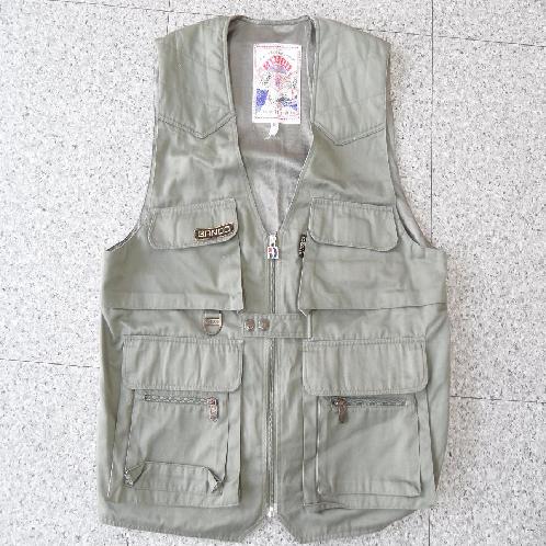 Adult's 4-6 Pockets Fishing Vests, Used Clothing